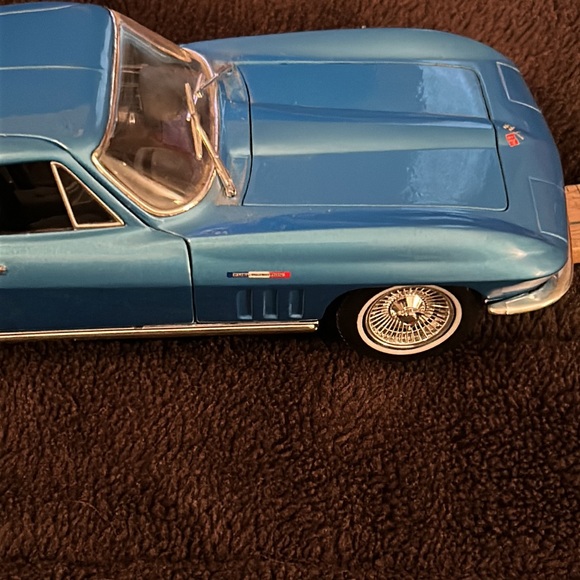 1965 all metal with rubber tires scale 1/18 - Picture 6 of 14
